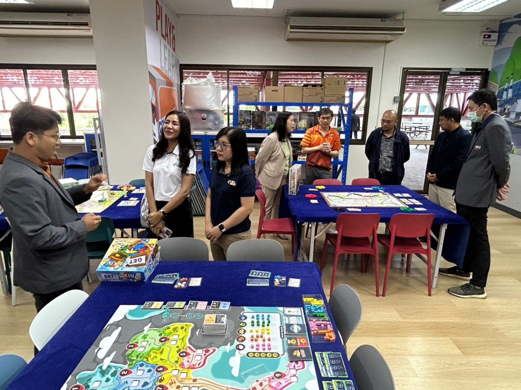 Logistics SPU ต้อนรับคณะศึกษาดูงานจากมหาวิทยาลัยเทคโนโลยีราชมงคลธัญบุรี 15