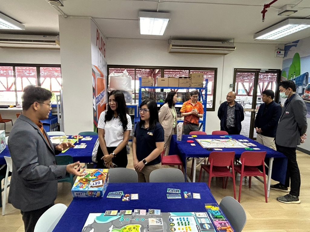 Logistics SPU ต้อนรับคณะศึกษาดูงานจากมหาวิทยาลัยเทคโนโลยีราชมงคลธัญบุรี 17