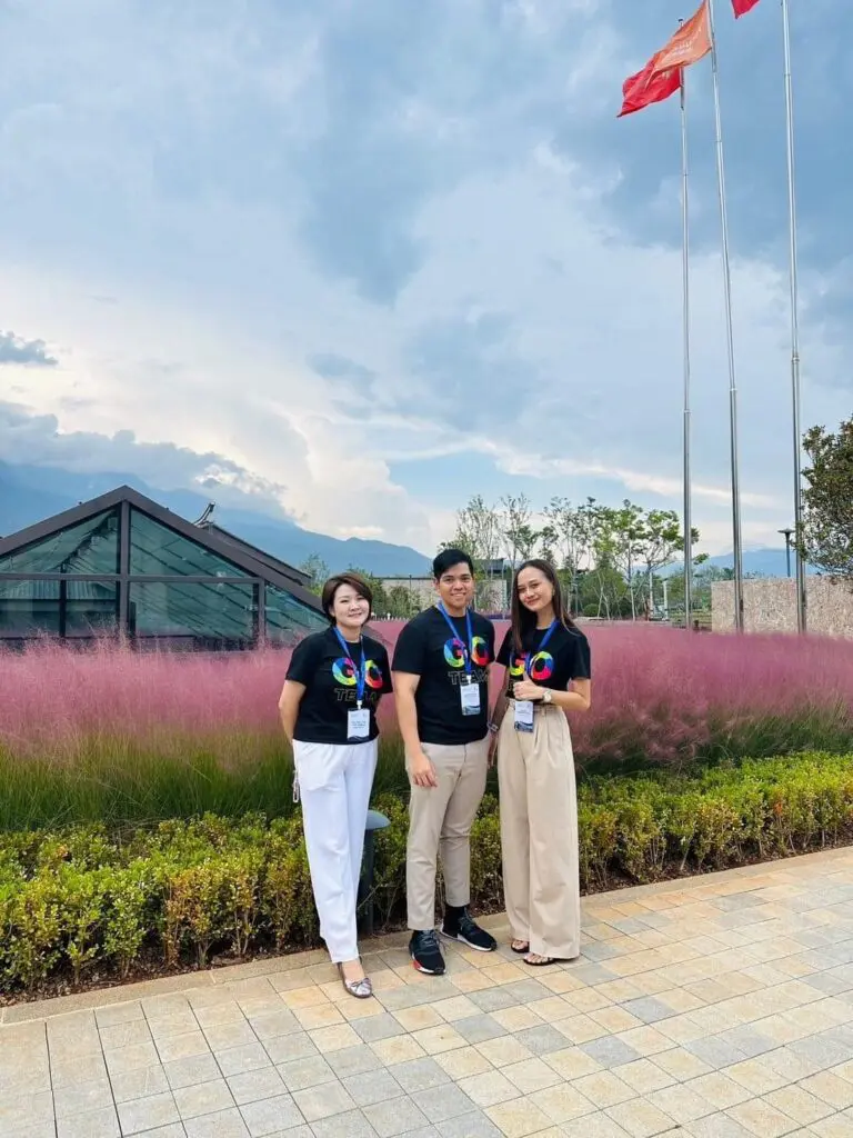 CLUB MED X SPU for Education Tour & Visiting 29 AUG - 1 SEP 2024 สร้างประสบการณ์สู่การเป็นมืออาชีพ อาจารย์วันธงชัย ชีวะกลินศักดิ์ และอาจารย์จากคณะศิลปศาสตร์ ได้เดินทางไปดูงานที่ CLUB MED Lijiang เพื่อศึกษาและแลกเปลี่ยนประสบการณ์ด้านอุตสาหกรรมบริการ ณ Lijiang, Yunnan 雲南麗江 ประเทศจีน และยังหารือเรื่องการส่งนักศึกษาไปฝึกสหกิจ งานนี้บอกได้เลยว่าจึ้งไม่ไหว