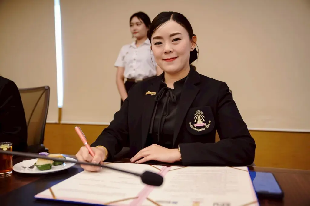 LINE ALBUM MOU 260130 10