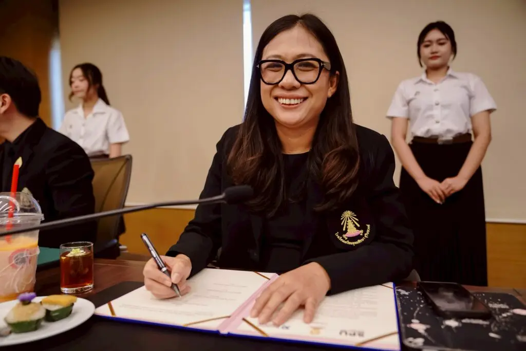 LINE ALBUM MOU 260130 11