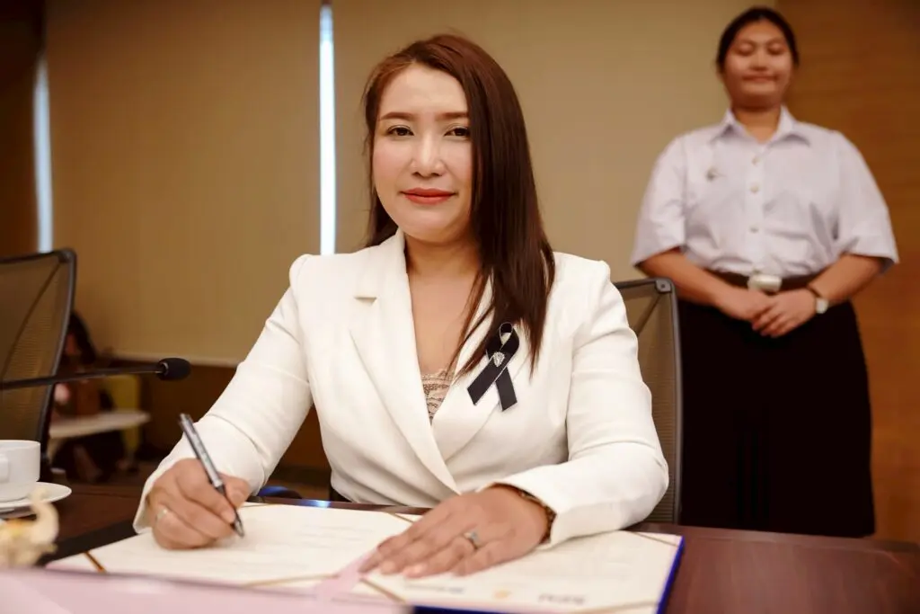 LINE ALBUM MOU 260130 15