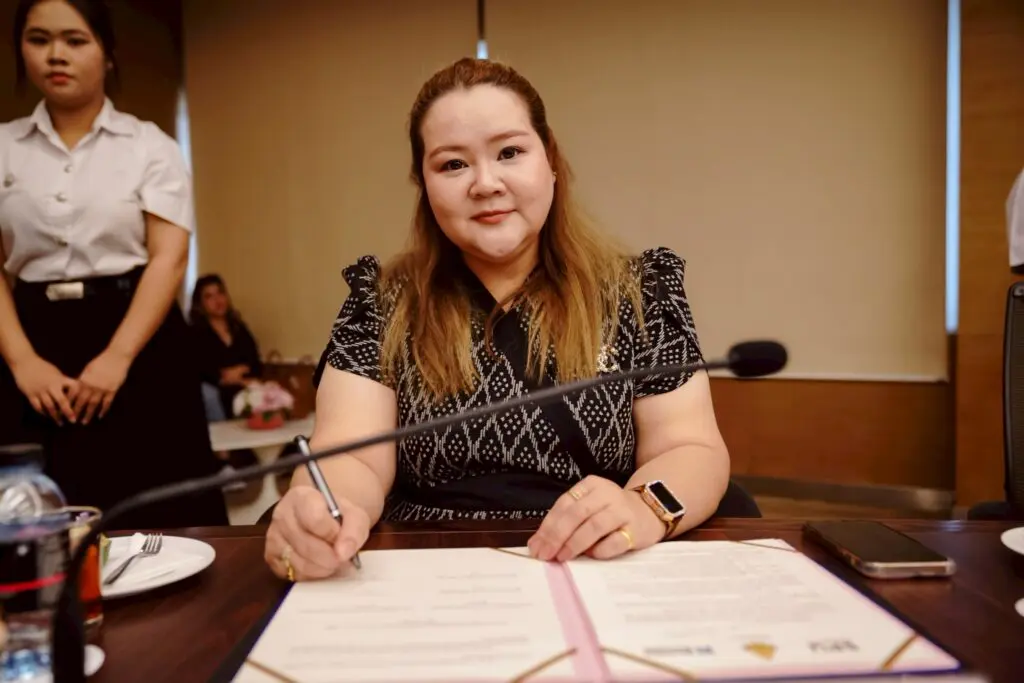 LINE ALBUM MOU 260130 16