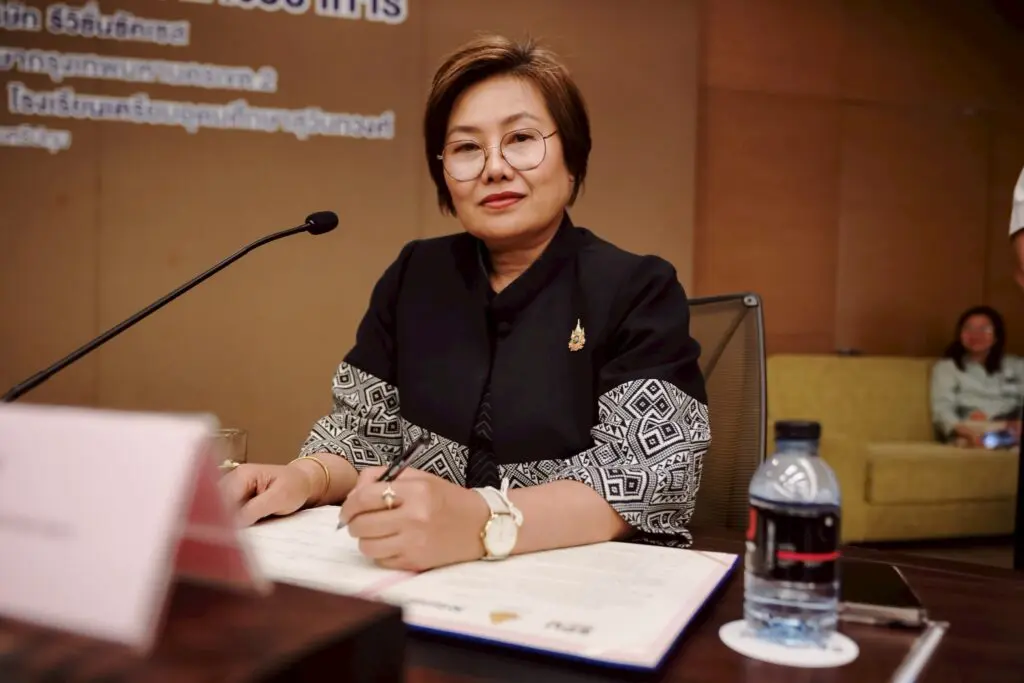 LINE ALBUM MOU 260130 17