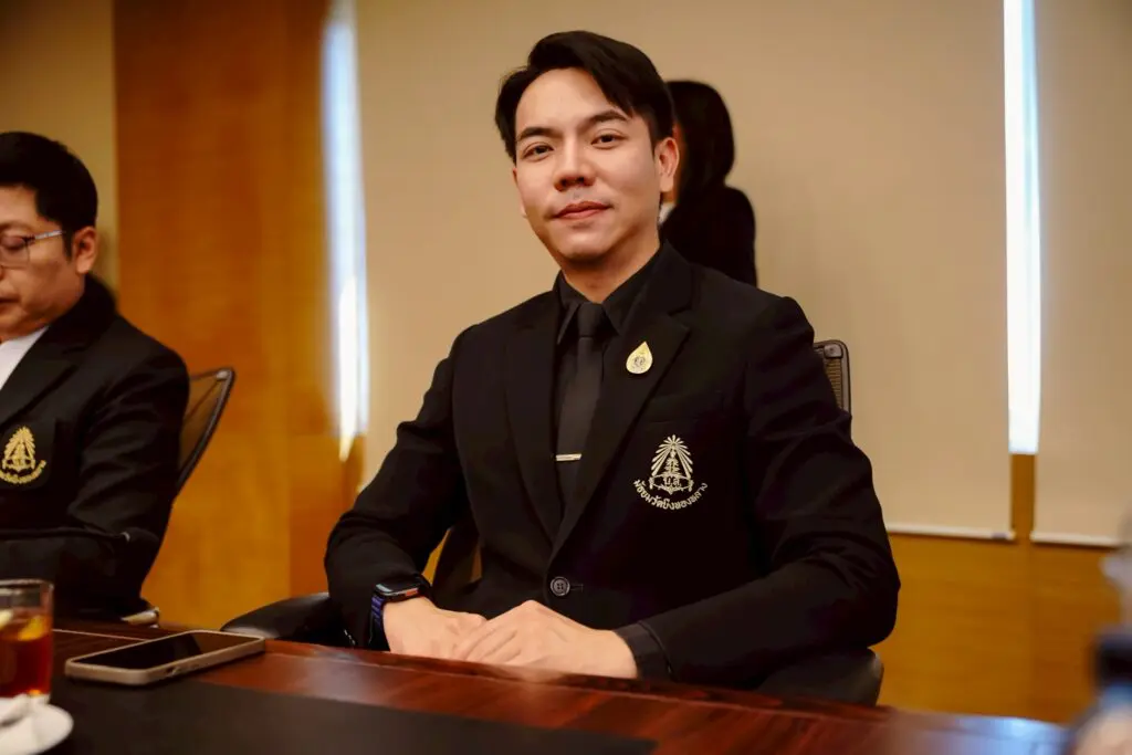 LINE ALBUM MOU 260130 32