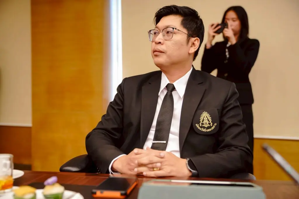 LINE ALBUM MOU 260130 33