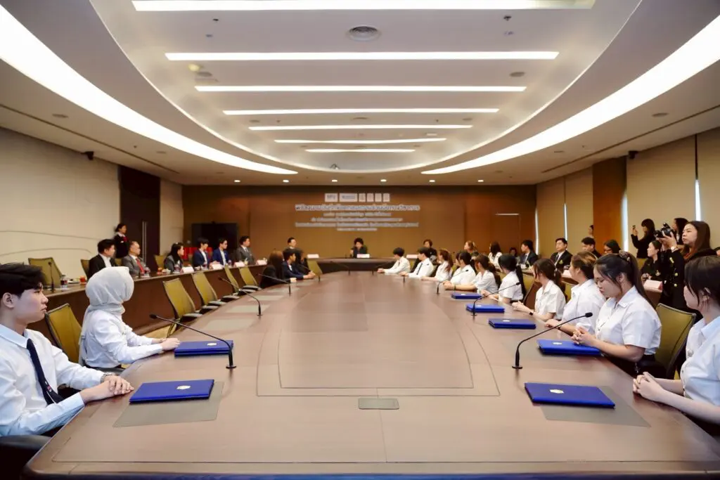 LINE ALBUM MOU 260130 34