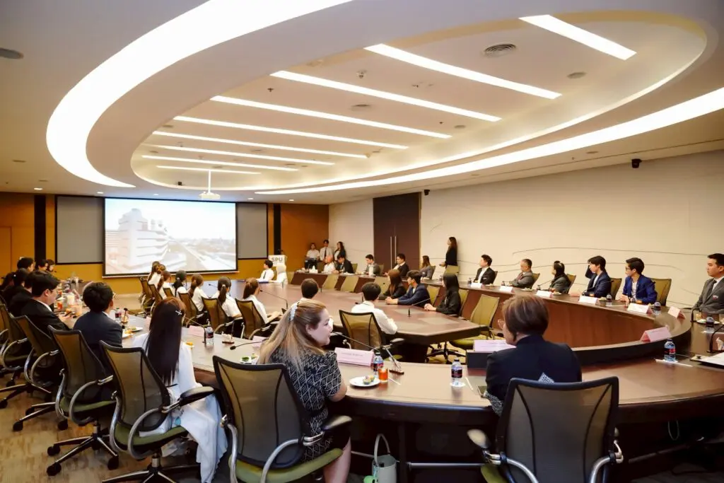 LINE ALBUM MOU 260130 40