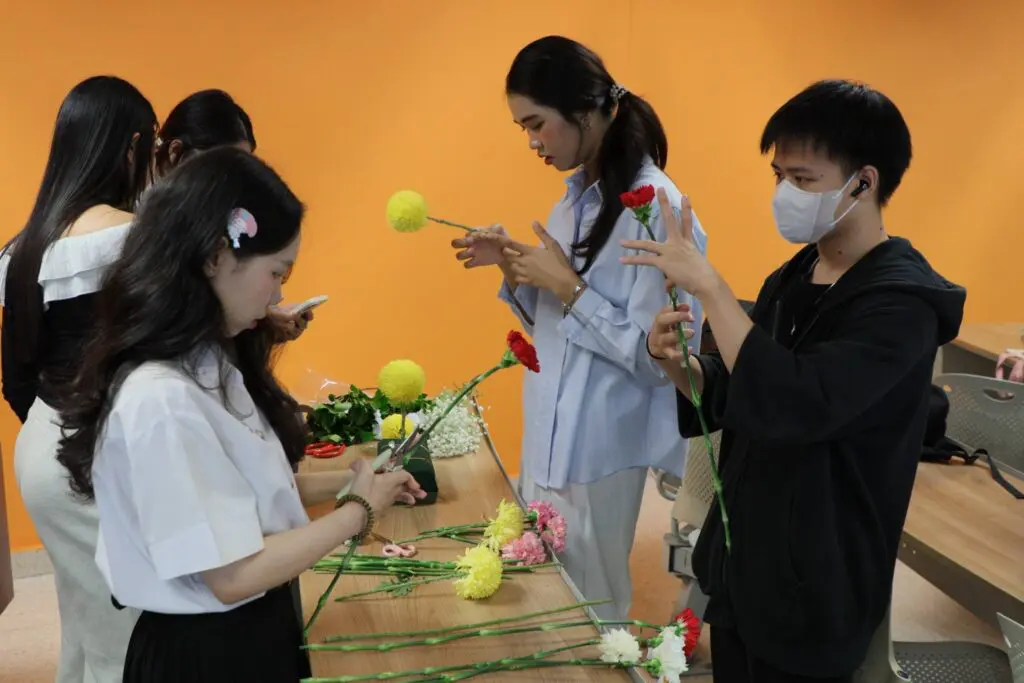 638059427 1367973441799474 523013