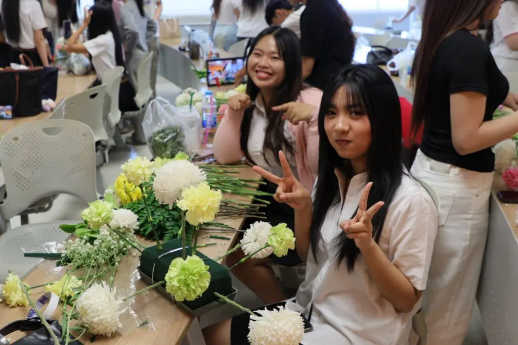 638074813 1367973475132804 715537