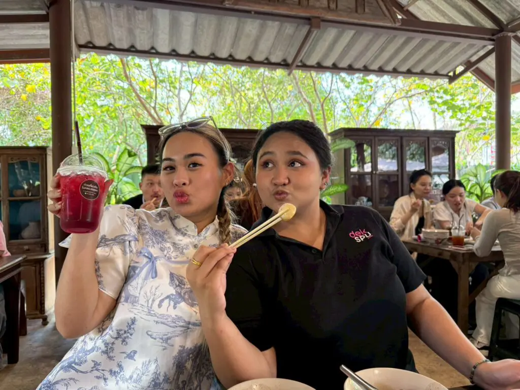 LINE ALBUM 18369 260319 4 0