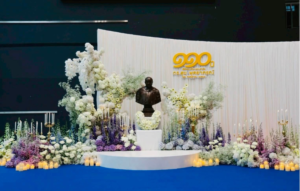 100