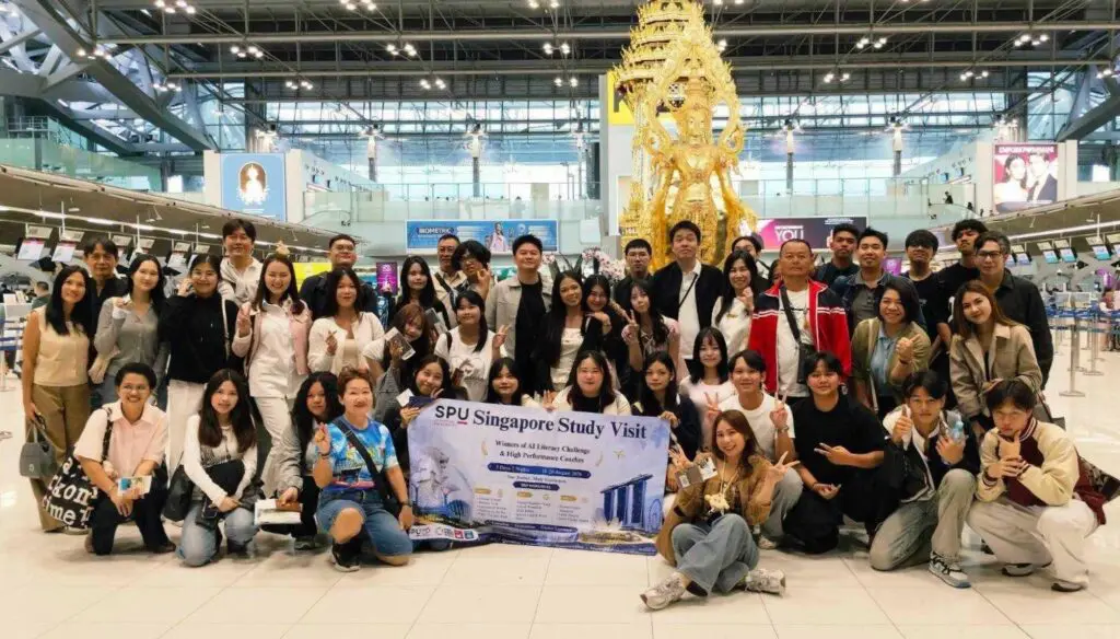 LINE ALBUM 18826 @Bkk airport 260818 5