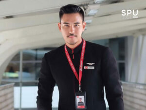 เปิดฝัน! จากความชอบด้านภาษา สู่สจ๊วต Air Asia กับ “อุ่น” ณภพ ขุนพลสิริ