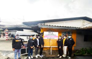 อาสาทำความดี! ม.ศรีปทุม ร่วมบริจาคเสื้อผ้าสำหรับผู้ยากไร้ ผ่านมูลนิธิกระจกเงา