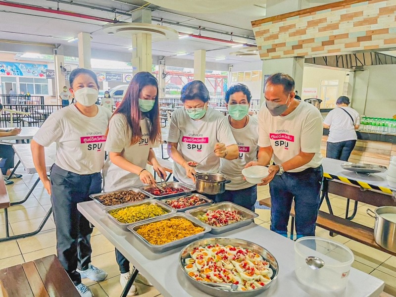ขอบคุณ! สำนักหอสมุด SPU มอบอาหารเช้า สนับสนุนบุคลากรทางการแพทย์และอาสาสมัคร ศูนย์ฉีดวัคซีนมหาวิทยาลัยศรีปทุม