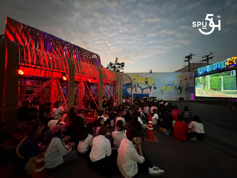 ชวนชม! ภาพยนตร์ที่ยังอยู่ในความทรงจำ!! ฝีมือ DEK FILM SPU กับเทศกาลฉายหนัง กลางแปลงแบบรีรัน งาน Bangkok Design Week 2024 @ COBE KASET - BANG BUA