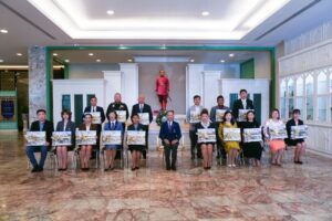 SE SPU เข้ารับมอบบอร์ดเกม “ดุสิตธานี-ท้องถิ่นวิวัฒน์” และ “ดุสิตธานี – รัฐเนรมิต”