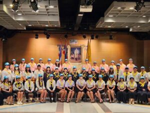 ๗๐๐ หัวใจรวมพลัง! ม.ศรีปทุม มอบหมวกและผ้าพันคอจิตอาสาพระราชทาน สืบสานพระราชปณิธาน