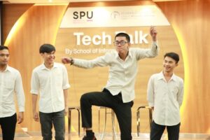 สนุกสนานกับการเรียนรู้เทคโนโลยีสมัยใหม่ด้วยความคิดสร้างสรรค์! By Tech Talk @ IT SPU