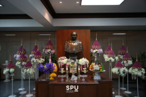 น้อมรำลึก ดร.สุข พุคยาภรณ์ “การศึกษาสร้างคน คนสร้างชาติ” สถาปนา 48 ปี ม.ศรีปทุม