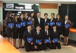 12 นศ.เก่ง SIT รุ่นที่ 1 คณะบริหารธุรกิจ ม.ศรีปทุม รับมอบวุฒิบัตรและทุนการศึกษา 1 แสนบาท โครงการปฎิบัติงานสหกิจศึกษา บริษัท TQM