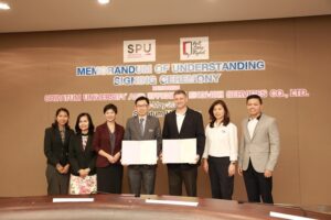 ม.ศรีปทุม จับมือ วอลล์สตรีทอิงลิช ร่วมพัฒนาทักษะภาษาอังกฤษ สร้างบัณฑิตคุณภาพรองรับภาคธุรกิจ 4.0