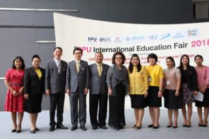 วิเทศสัมพันธ์ จัดนิทรรศการ เรียนต่อต่างประเทศ