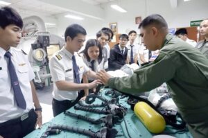 วิทยาลัยการบินฯ ศรีปทุม จัดโครงการเรียนรู้นอกห้องเรียน ฝึกทักษะการสอบสวนอากาศยานอุบัติเหตุ