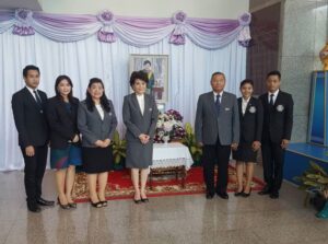 ม.ศรีปทุม ลงนามถวายพระพร พระองค์โสมฯ ให้หายจากพระอาการประชวร