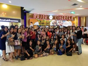 Dynamic ฝุดๆ!! อธิการบดี SPU ใจดี ปิดโรงภาพยนตร์ ชวนดู “2,215 เชื่อ บ้า กล้า ก้าว”