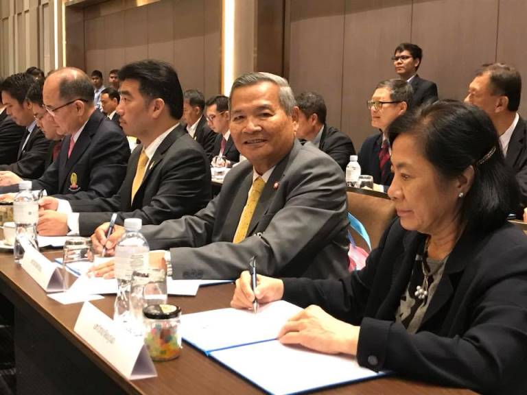 ม.ศรีปทุม ลงนามความร่วมมือ “การพัฒนาศักยภาพนักวิจัยรุ่นใหม่” สกว.