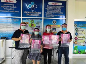 เราจะฝ่าวิกฤต COVID-19 ไปด้วยกัน! SPU จัดส่ง Face Shield ไปยังโรงพยาบาลส่งเสริมสุขภาพ ตำบลหนองปลาหมอ จ.สระบุรี