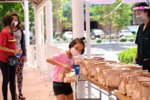 ดีออก! SPU Care ส่งต่อความห่วงใยไม่สิ้นสุด แจกอาหาร สู้วิกฤติโควิด-19 ฟรี!