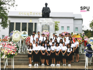 นศ.นิติศาสตร์ ม.ศรีปทุม! วางพวงมาลาวันรพี 63