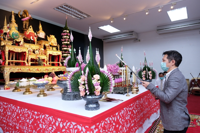 บูชาคุณแห่งครู! สถาปัตย์ ม.ศรีปทุม ครอบครูไหว้ครูช่างสถาปัตยกรรม 2563 รุ่นที่ 28