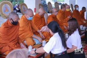 ม.ศรีปทุม จัดพิธีทำบุญ หอพัก “บ้านอยู่สบาย”