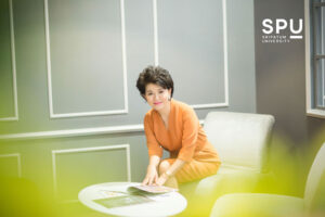 อธิการบดี ม.ศรีปทุม เสนอแนวคิดใช้สถานที่มหาวิทยาลัยกระจายวัคซีน