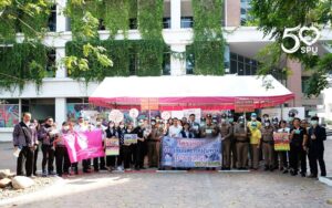 ม.ศรีปทุม ร่วมกับ กรมอนามัย และสถานีตำรวจนครบาล บางเขน จัดโครงการป้องกันและลดฝุ่นพิษ PM 2.5