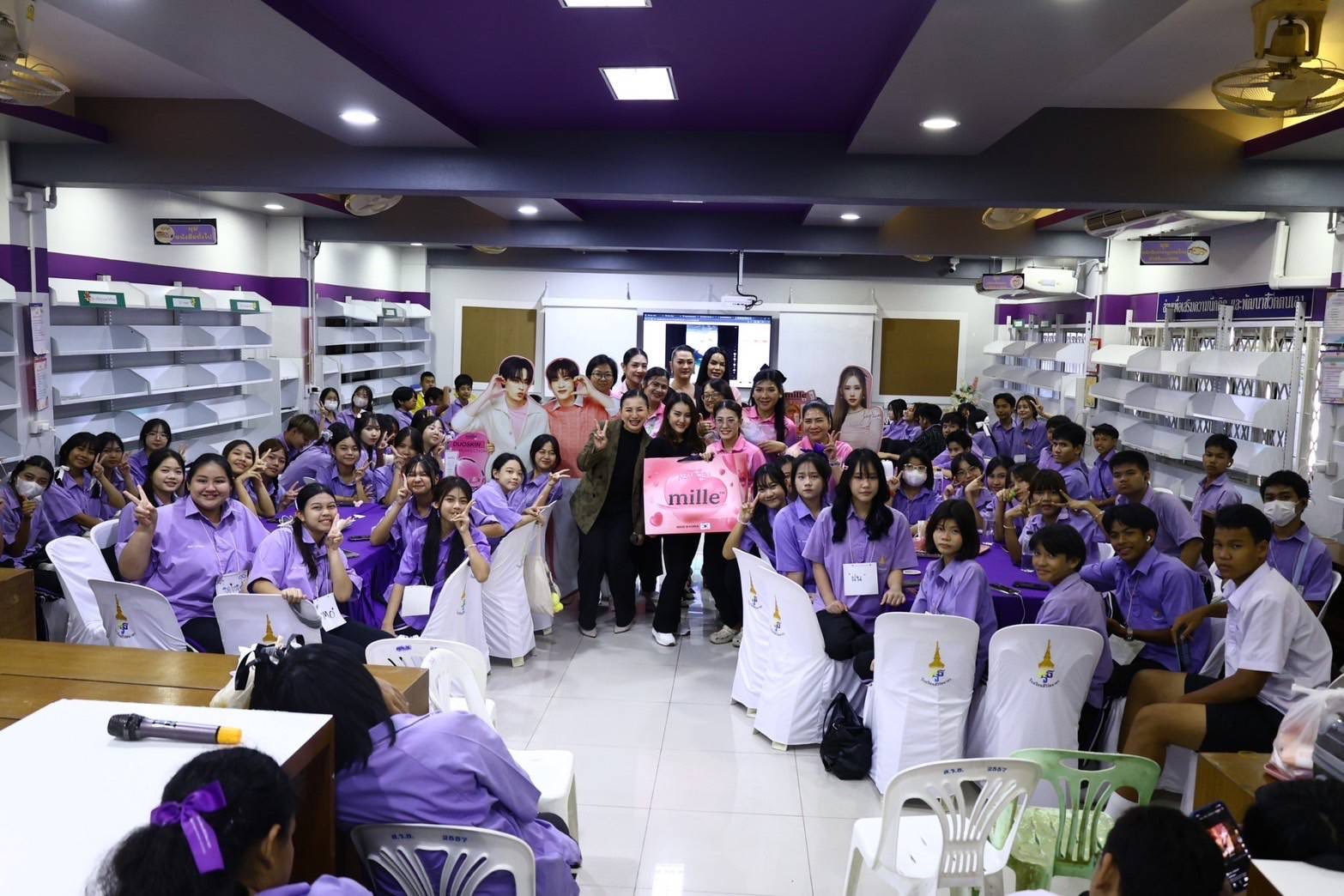 อาจารย์คณะบริหารธุรกิจ SPU ร่วมเป็นวิทยากรเวิร์กชอป "Mirror Me Magic" สร้างความมั่นใจให้นักเรียนมัธยม