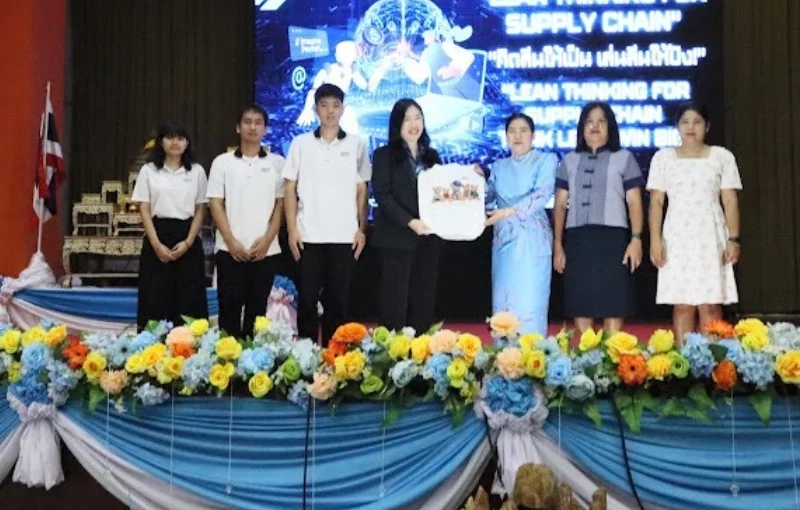 Logistics SPU ลงพื้นที่บริการวิชาการ @วิทยาลัยพณิชยการบางนา "คิดลีนให้เป็น เล่นลีนให้ปัง" เสริมทักษะวิเคราะห์ผ่านการเรียนรู้แบบมีส่วนร่วม