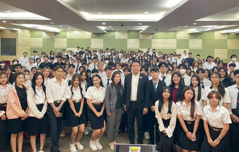 คณะบริหารธุรกิจ SPU ดึงผู้เชี่ยวชาญร่วมถอดรหัสตลาดจีน เสริมกลยุทธ์ส่งออกให้นักศึกษามองไกลอย่างมืออาชีพ