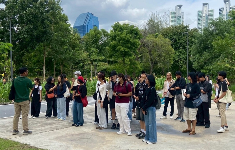 คณะการออกแบบฯ SPU เสริมทักษะการออกแบบเมือง จัดกิจกรรม Field Trip สัมผัสแนวคิดจัดการน้ำและระบบนิเวศ “สวนป่าเบญจกิติ”