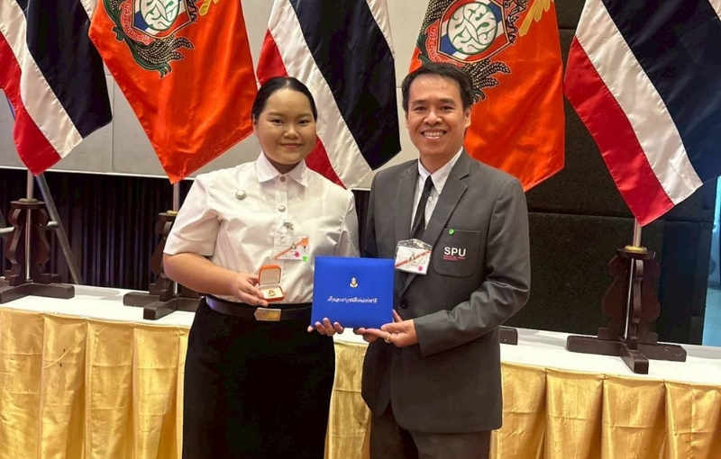 นักศึกษาคณะนิเทศศาสตร์ SPU รับพระราชทานรางวัลเยาวชนดีเด่น ด้านการศึกษาฯ ในงานวันเยาวชนแห่งชาติ 2568