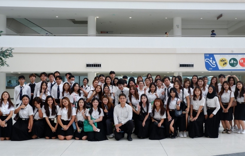 นักศึกษานิติศาสตร์ SPU สัมผัสนวัตกรรมงานสืบสวน DSI ต่อยอดสู่ Smart Lawyer รุ่นใหม่ยุคดิจิทัล
