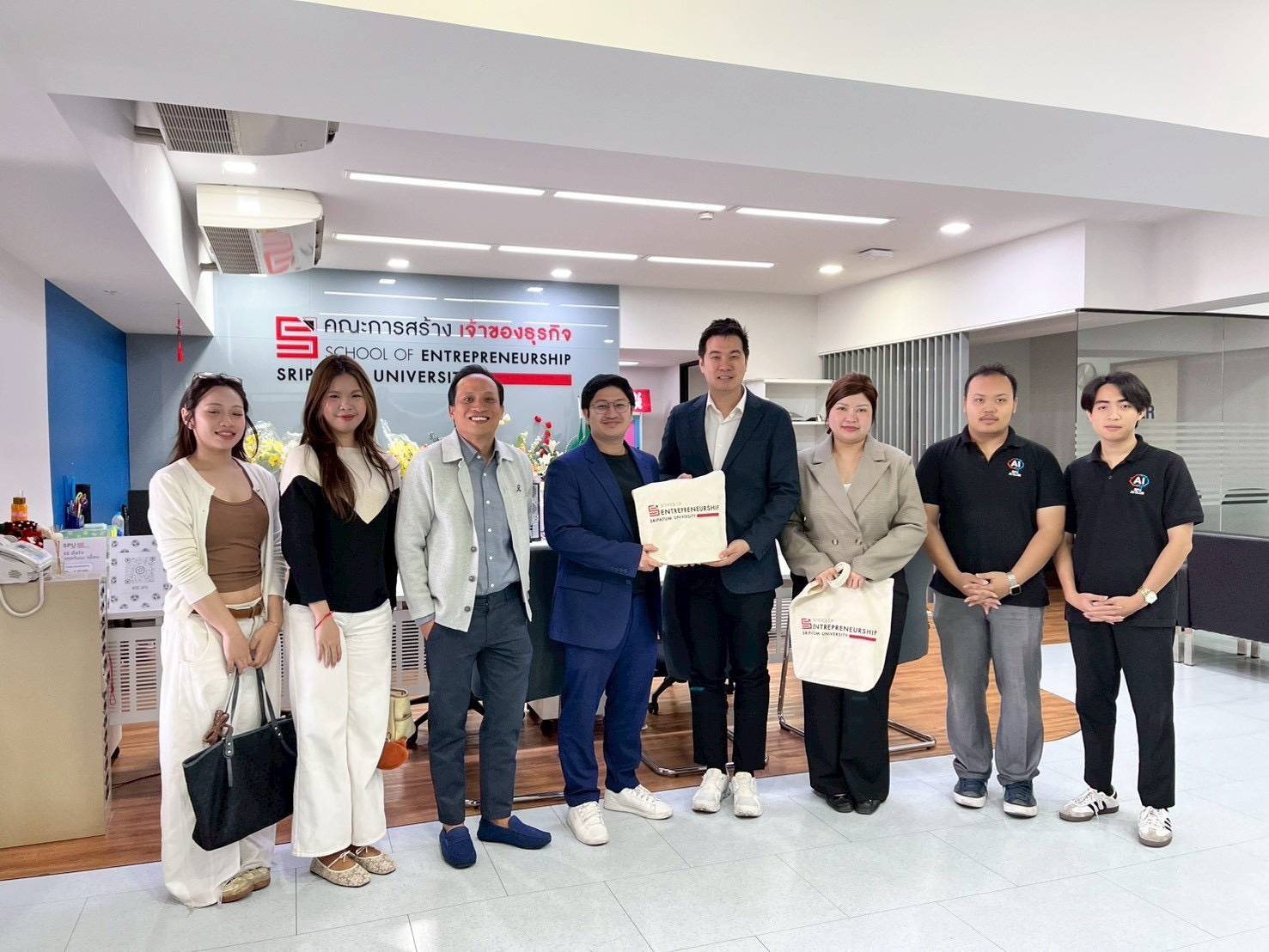 คณะการสร้างเจ้าของธุรกิจ SPU จับมือภาคธุรกิจสร้างพื้นที่การเรียนรู้ นักศึกษา ปั้นเจ้าของธุรกิจยุค Digital & AI