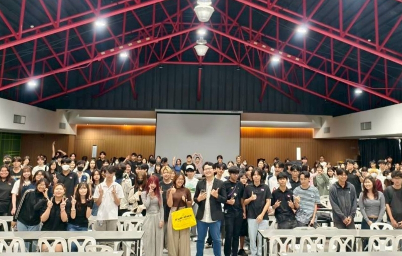 คณะดิจิทัลมีเดีย SPU เปิดมุมคิดนักออกแบบยุคใหม่!ในกิจกรรม “ANALOG SOUL, Digital Heart” สร้างงานที่ AI แทนไม่ได้