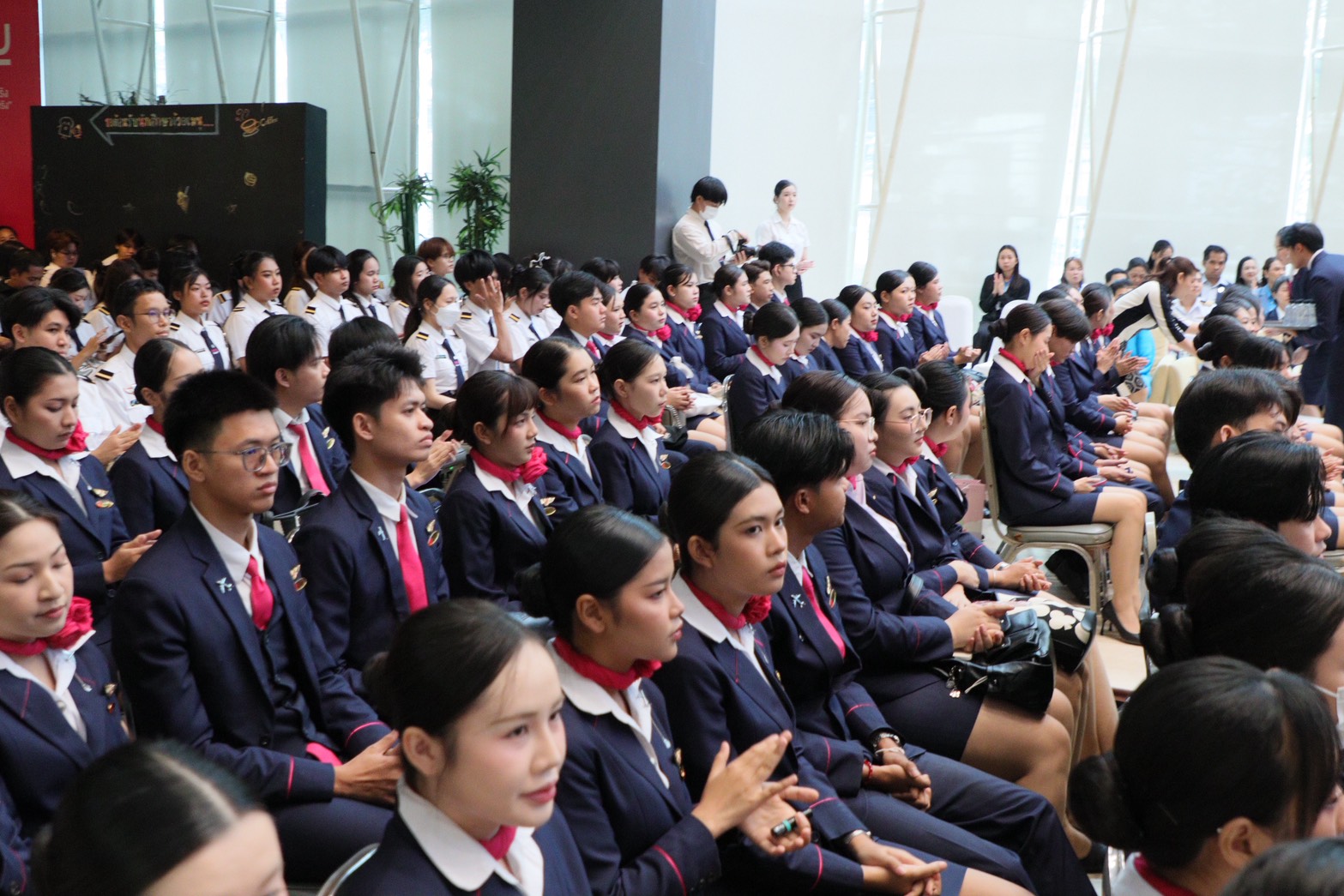 ม.ศรีปทุม เชื่อมโลกการศึกษาสู่ภาคอุตสาหกรรม เปิดโอกาสนักศึกษาสายบริการสู่เส้นทางอาชีพระดับสากล