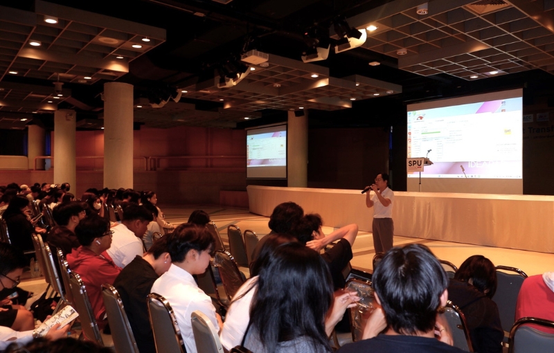 คณะนิติศาสตร์ SPU เปิดเวทีศาลยุติธรรมเคลื่อนที่ เสริมความรู้กฎหมายดิจิทัล รู้ทันอาชญากรรมเทคโนโลยี