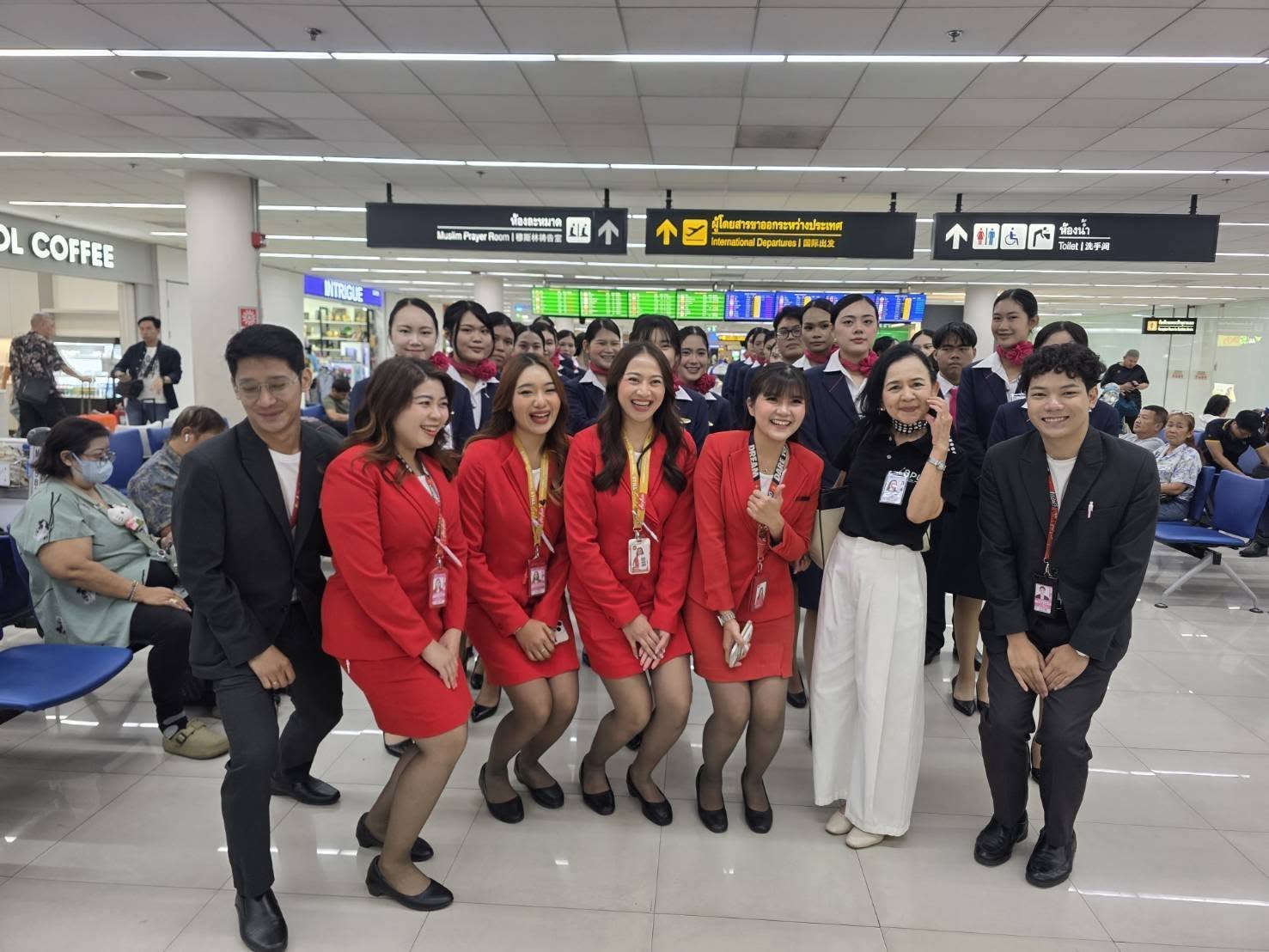 เจาะลึกทุกขั้นตอน นักศึกษาธุรกิจการบิน ม.ศรีปทุม สัมผัสประสบการณ์ตรง ณ ท่าอากาศยานดอนเมือง พร้อมรับมือทุกสถานการณ์บริการผู้โดยสาร